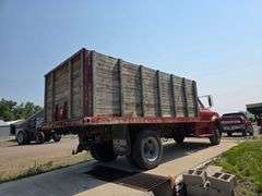 1970 Chevrolet C50 Single Axle Grain Truck, V8 Engine, 4+2 Transmission, 8.25 x 20 Front and Rear Ti