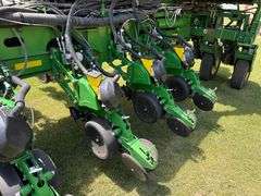 2014 John Deere 1770NT Planter, *Has 2021 Exact Emerge Update*, Hydraulic Downforce, 500 Gallon Liqu