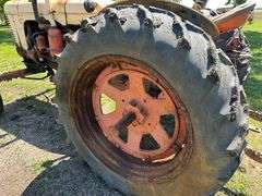 Case 400 Wide Front, 3pt, 1 Set of Rear Hydraulics, Hours Unknown, Diesel, 14.9 x 38 Rears, Runs Per