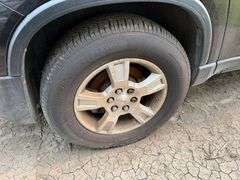 2008 GMC Acadia, 190K Miles, Runs but needs power steering pump and battery, Selling AS IS, VIN:1GKE