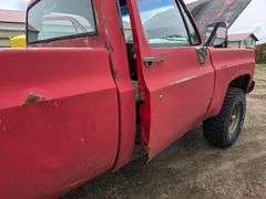1974 Chevrolet Single Cab, Muncie 4 Speed Transmission, 305 Chevrolet Engine, 33x12.50R15 Tires, VIN