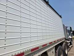 1997 Wilson Commander 40’ Grain Hopper, Roll Tarp, Spring Ride, Rear Ladder, New Tarp, 11R22.5 Tires