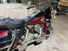 1983 Harley Davidson Electra Glide Motorcycle, 17,129 Miles, Needs Battery, Clutch is Stuck, Will Ne