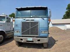 1990 Volvo Cab Over Semi Tractor, 452,999 Miles, 13 Speed Transmission, 11R22.5 Fronts and Rears, Ad