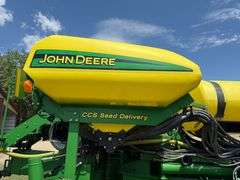 2014 John Deere 1770NT Planter, *Has 2021 Exact Emerge Update*, Hydraulic Downforce, 500 Gallon Liqu
