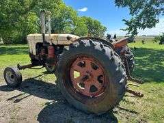 Case 400 Wide Front, 3pt, 1 Set of Rear Hydraulics, Hours Unknown, Diesel, 14.9 x 38 Rears, Runs Per