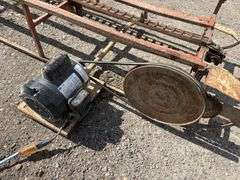 Small Square Bale Conveyor, 31’, Elec Motor, *works good per seller