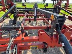 Case IH 48’ Tiger Mate II Tri Fold Digger, 7.60-15 Front Tires, 9.5-15 Tires on Wings and 11L-15 Tir