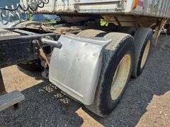 1988 International Day Cab Semi, 953,035 Miles, 9 Speed Eaton Transmission, Muncie 1 Line High Flow