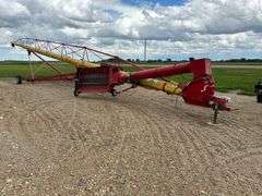 Westfield 13” x 91’ Auger, Right Angle Drive, 540 PTO, Hydraulic Lift, Hopper Walker with 2 Remotes,