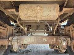 1997 Wilson Commander 40’ Grain Hopper, Roll Tarp, Spring Ride, Rear Ladder, New Tarp, 11R22.5 Tires