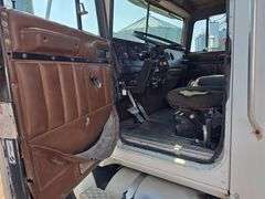 1988 International Day Cab Semi, 953,035 Miles, 9 Speed Eaton Transmission, Muncie 1 Line High Flow