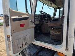 2000 Mack Vision 600 Day Cab Semi, 708,319 Miles, Eaton Fuller Automatic Transmission, Jake Brake, P