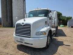 2000 Mack Vision 600 Day Cab Semi, 708,319 Miles, Eaton Fuller Automatic Transmission, Jake Brake, P