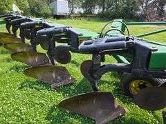 John Deere 3710 – 10 Bottom Onland Plow, Auto Reset with Coulters, Adjustable from 16” – 20” Widths,