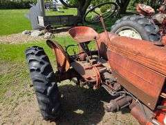 Case VAC Tractor, SN: VAC5260453, Should Run Per Seller