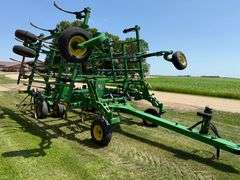 2011 John Deere 2410 3-Section 28’ Chisel Plow, 32” Tru-Depth Standards, 30 Shank, Single Point Dept