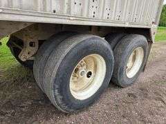 1979 Wilson 42’ Grain Trailer, Aluminum Sides, 11R24.5 Tires, Spring Ride, Roll Tarp, Model: AGH-500
