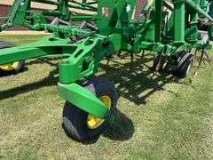 2011 John Deere 2410 3-Section 28’ Chisel Plow, 32” Tru-Depth Standards, 30 Shank, Single Point Dept