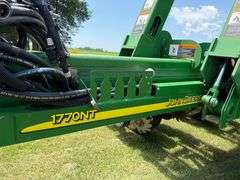 2014 John Deere 1770NT Planter, *Has 2021 Exact Emerge Update*, Hydraulic Downforce, 500 Gallon Liqu
