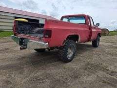 1974 Chevrolet Single Cab, Muncie 4 Speed Transmission, 305 Chevrolet Engine, 33x12.50R15 Tires, VIN