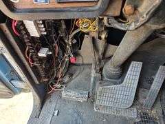 1990 Volvo Cab Over Semi Tractor, 452,999 Miles, 13 Speed Transmission, 11R22.5 Fronts and Rears, Ad