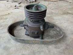 Gearbox off John Deere 945 Disc Bine