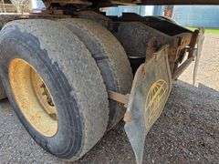 1988 International Day Cab Semi, 953,035 Miles, 9 Speed Eaton Transmission, Muncie 1 Line High Flow