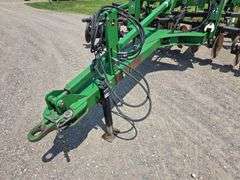 John Deere 2700 – 9 Shank Disc Ripper with Hydraulic Rear Disk Leveling Bar, Single Point Depth Cont