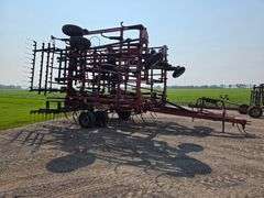 Case IH 48’ Tiger Mate II Tri Fold Digger, 7.60-15 Front Tires, 9.5-15 Tires on Wings and 11L-15 Tir