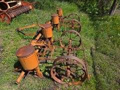 Allis Chalmers 4 Row Planter, All Orange