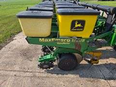 John Deere 1710 – 18 Row 22” Max Emerge Plus Vacu Meter Planter, Insecticide Boxes, Markers, Corn E-