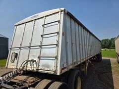 1982 Merritt 42’ Grain Trailer, 67” Sides, Spring Ride, Shur-lock Roll Tarp, 11R24.5 Tires, VIN: IMT