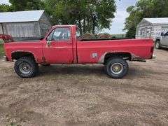 1974 Chevrolet Single Cab, Muncie 4 Speed Transmission, 305 Chevrolet Engine, 33x12.50R15 Tires, VIN