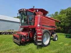 2002 Case IH 2388 Combine, 3,168 Sep and 4,500 Engine Hours, 14.9x24 Rears, 380/90R46 Fronts with Du