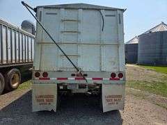 1982 Merritt 42’ Grain Trailer, 67” Sides, Spring Ride, Shur-lock Roll Tarp, 11R24.5 Tires, VIN: IMT