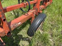 Melroe 420 Multiweeder, 30’, 4 Bar Harrow