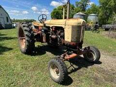 Case 400 Wide Front, 3pt, 1 Set of Rear Hydraulics, Hours Unknown, Diesel, 14.9 x 38 Rears, Runs Per