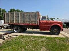 1970 Chevrolet C50 Single Axle Grain Truck, V8 Engine, 4+2 Transmission, 8.25 x 20 Front and Rear Ti