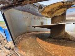 Patz 1100 Series 420 Feed Mixer Wagon, Avery Weigh-Tronix Scale, 1000 PTO, 320/70R15 Tires on 8 Bolt