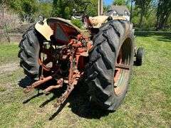 Case 400 Wide Front, 3pt, 1 Set of Rear Hydraulics, Hours Unknown, Diesel, 14.9 x 38 Rears, Runs Per