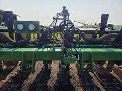 John Deere 1710 – 18 Row 22” Max Emerge Plus Vacu Meter Planter, Insecticide Boxes, Markers, Corn E-