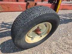 Melroe Model 452 – 12 Section 6' Coil Tine Drag, Hydraulic Down, SN: 661275 *One wing tire blew from