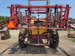 Hardi Navigator 1000 Sprayer, 100’ Boom, 1000 Gallon Poly Tank, 13.6x38 Tires with Duals, Hydraulic