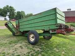 Henke Model FW210 Feed Wagon. This Item is Located in South Dakota, Therefore South Dakota Sales Tax