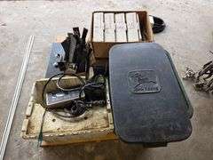 John Deere 1710 – 18 Row 22” Max Emerge Plus Vacu Meter Planter, Insecticide Boxes, Markers, Corn E-