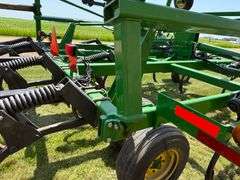 2011 John Deere 2410 3-Section 28’ Chisel Plow, 32” Tru-Depth Standards, 30 Shank, Single Point Dept