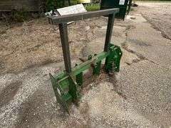 Bale Spear off a John Deere 720 Loader, Quick Attach