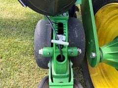 2014 John Deere 1770NT Planter, *Has 2021 Exact Emerge Update*, Hydraulic Downforce, 500 Gallon Liqu