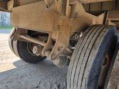 1997 Wilson Commander 40’ Grain Hopper, Roll Tarp, Spring Ride, Rear Ladder, New Tarp, 11R22.5 Tires